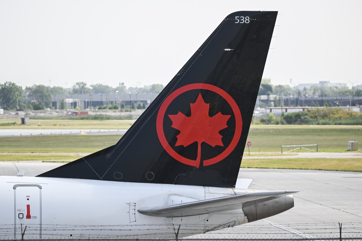 Air-Canada-jet-collides-with-fire-truck-on-LaGuardia-runway-FAA-halts-traffic.jpg