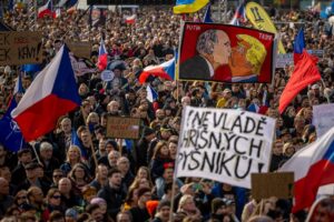 Hundreds-of-thousands-protest-Czech-government-in-Prague.jpg