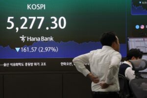 Seoul-stocks-dip-nearly-3-pct-amid-escalating-Middle-East-conflict.jpg