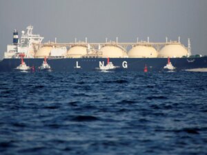 2021-01-12T000000Z_1804586947_RC2E6L977C64_RTRMADP_3_ASIA-LNG-PRICES.jpg