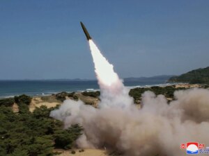 2024-05-17T221739Z_387796280_RC2MS7AYSG17_RTRMADP_3_NORTHKOREA-MISSILES-1776557854.jpg