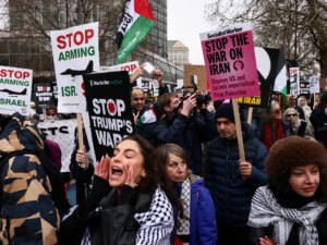 2026-03-07T131506Z_778033640_RC2OZJAX02WS_RTRMADP_3_IRAN-CRISIS-BRITAIN-PROTEST-1777381448.jpg