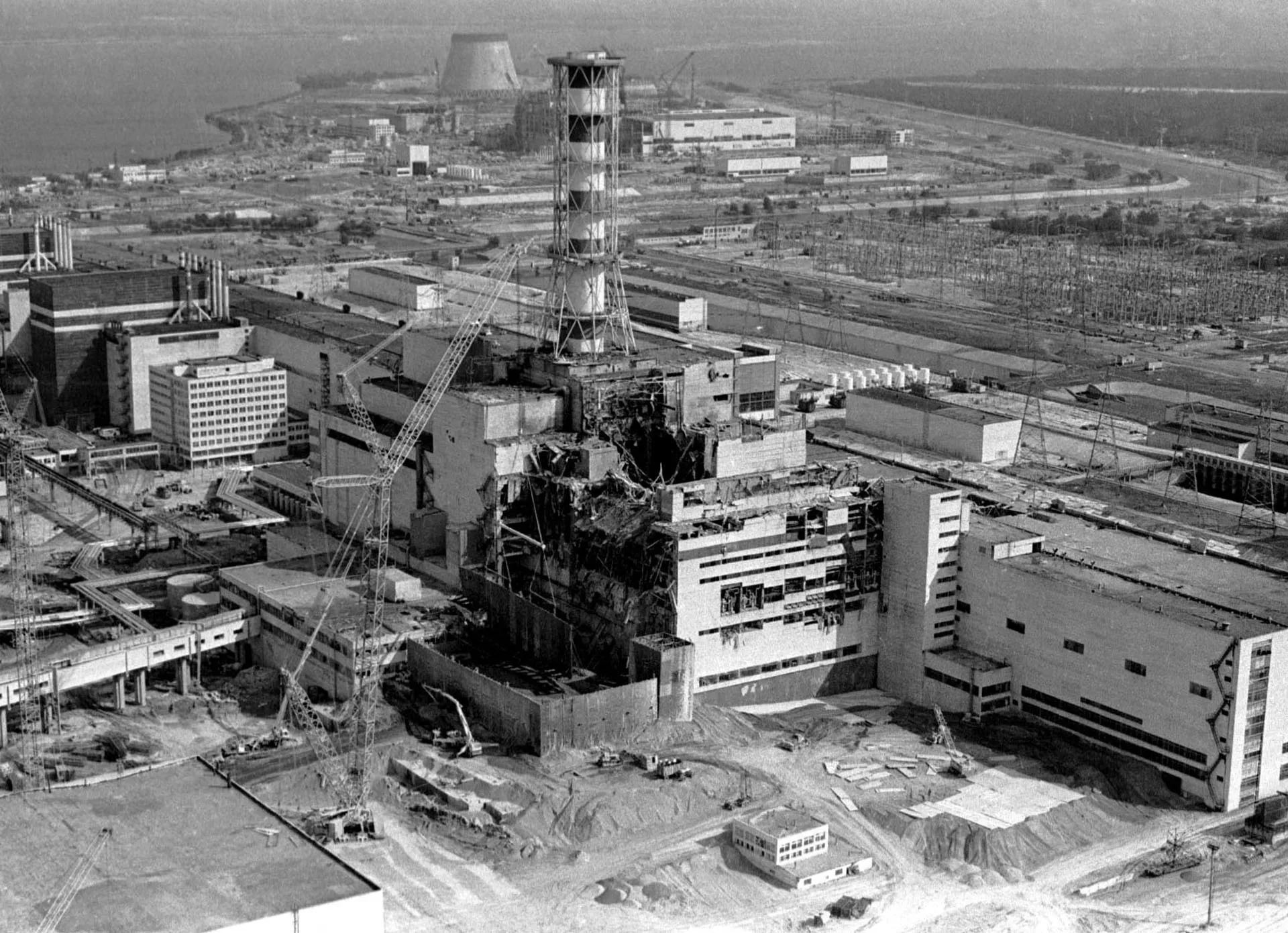 2026-04-25T220333Z_771244100_RC2LWKAIJW32_RTRMADP_3_UKRAINE-CRISIS-CHORNOBYL-1777185342.jpg