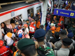 2026-04-27T201335Z_915219847_RC2VXKAF0KNY_RTRMADP_3_INDONESIA-TRAINS-1777336772.jpg
