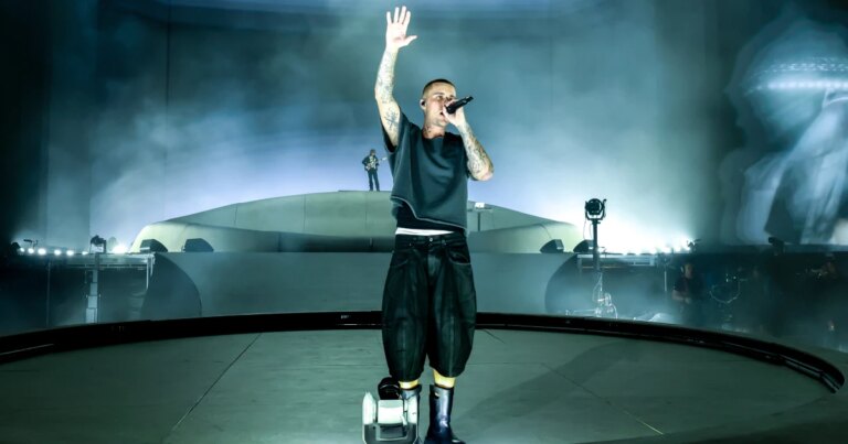 260413-justin-bieber-coachella-ew-1124a-5c1775.jpg