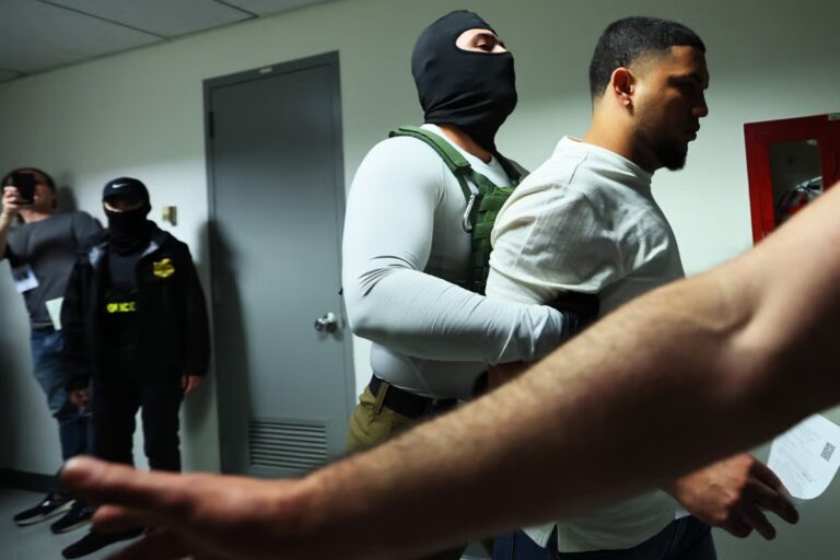 BESTPIX-ICE-Detains-Immigrants-Inside-New-York-City-Courthouses-wobh4n4d.jpeg