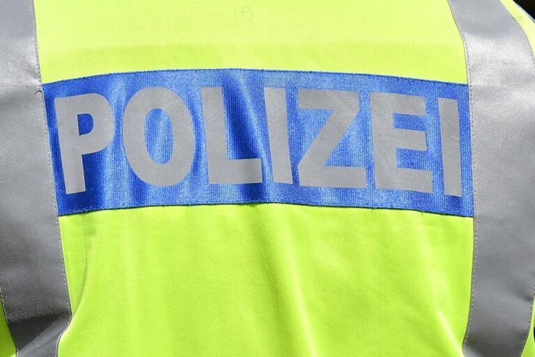 German-police-arrest-man-after-alleged-train-threat-12-injured.jpg