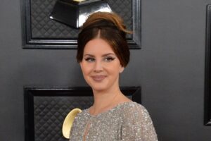 Lana-Del-Rey-releases-First-Light-song-for-James-Bond-video-game.jpg