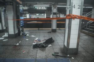 Man-attacks-3-with-machete-killed-by-police-in-Grand-Central-Station.jpg