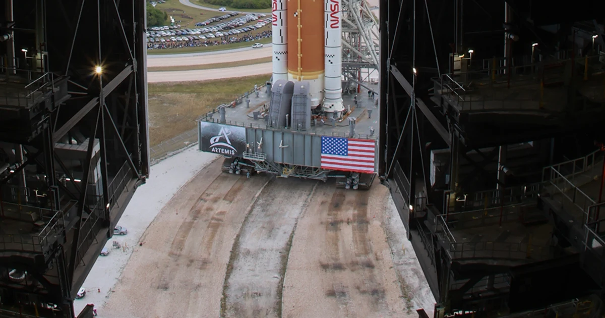 NASAs_Artemis_Rocket_And_Orion_Spacecraft_Rolled_O-2256760147-Getty-5l1b5z.jpg