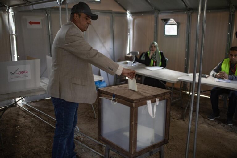 Palestinians-in-Gaza-vote-in-first-election-in-20-years.jpg