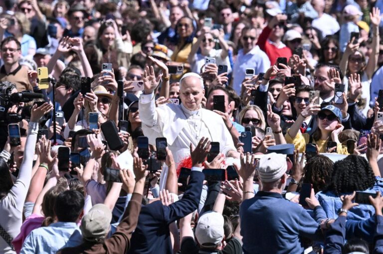 Pope-Leo-beseeches-warring-nations-to-lay-down-arms-in-Easter-address.jpg
