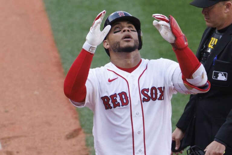 Red-Soxs-Contreras-plans-to-take-out-Brewers-pitcher-if-hit-again.jpg