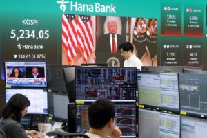 Seoul-stocks-drop-nearly-45-pct-amid-dashed-hope-for-swift-end-to-Middle-East-war.jpg