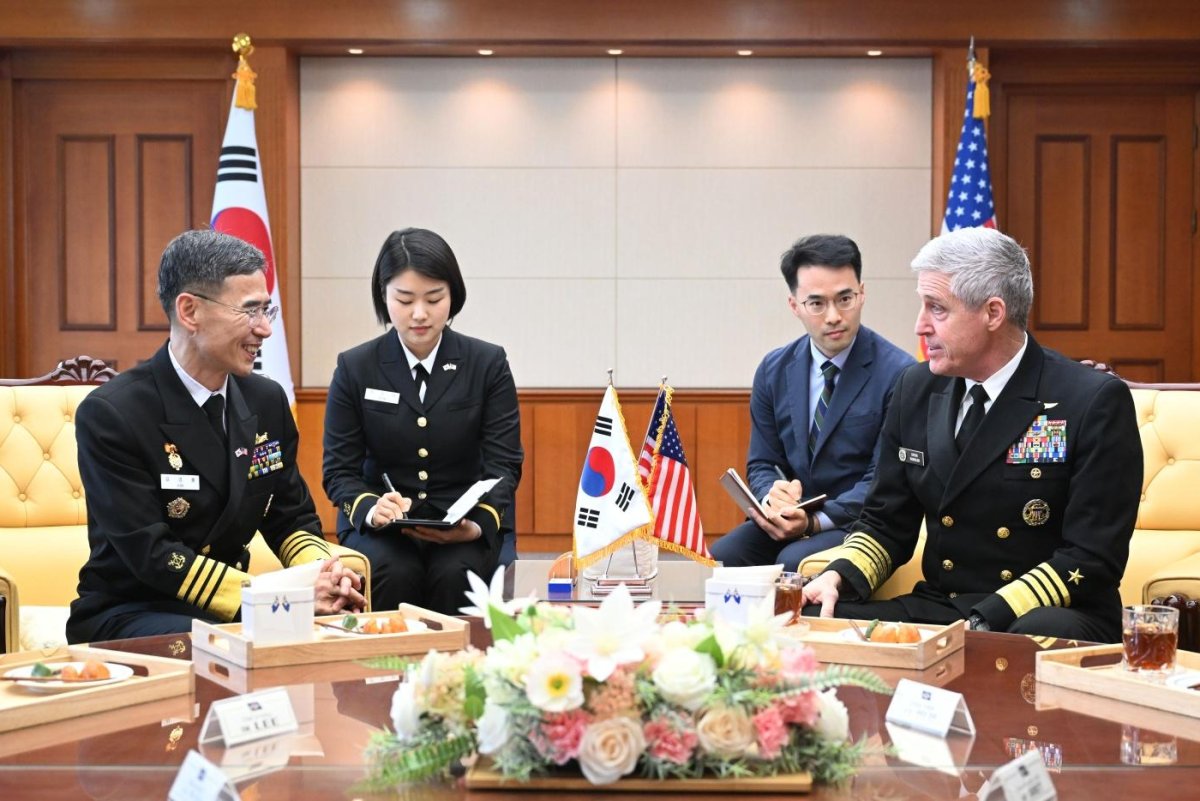 Top-admirals-of-S-Korea-US-Japan-discuss-trilateral-cooperation-in-Seoul.jpg