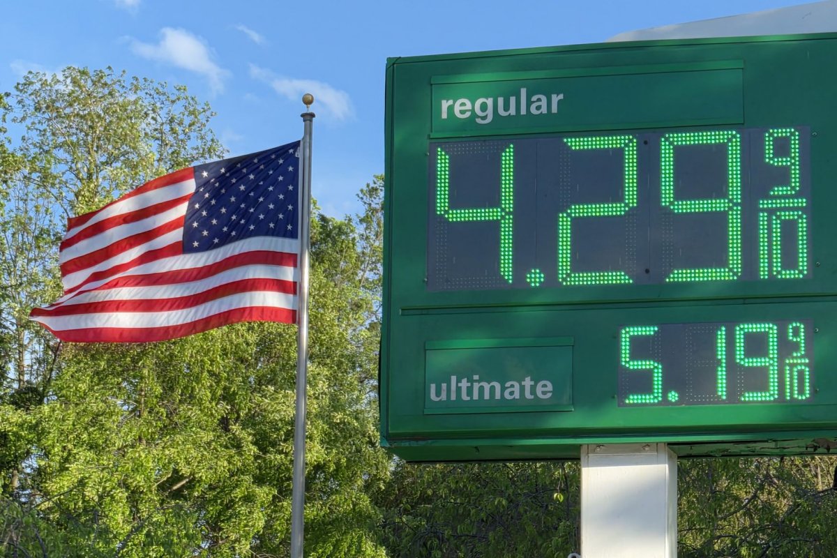 US-gas-prices-hit-new-high-as-diplomatic-deadlock-continues.jpg