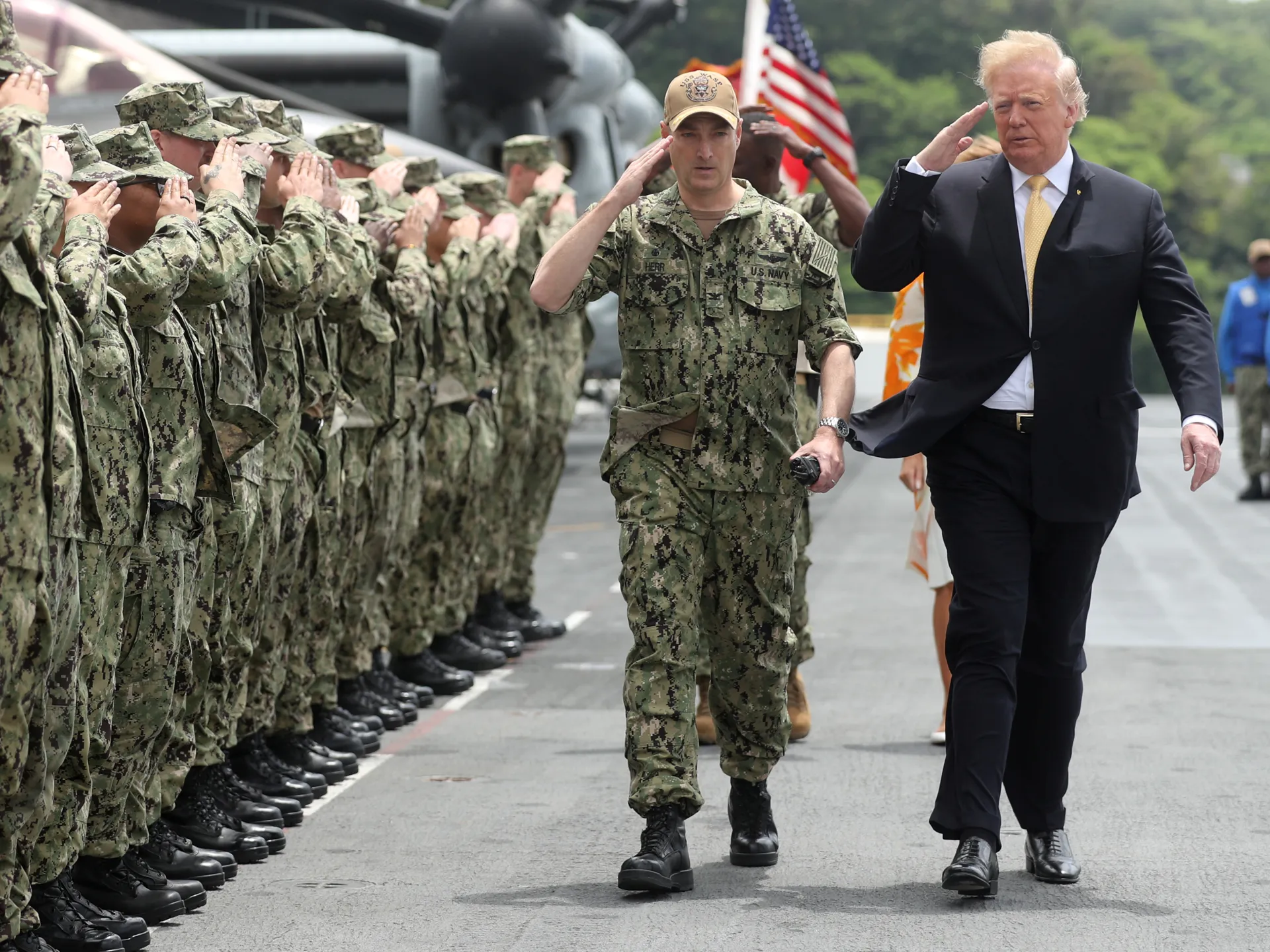 2019-05-28T042720Z_966337166_RC1B7DA03490_RTRMADP_3_JAPAN-USA-TRUMP-NAVY-1772540852.jpg