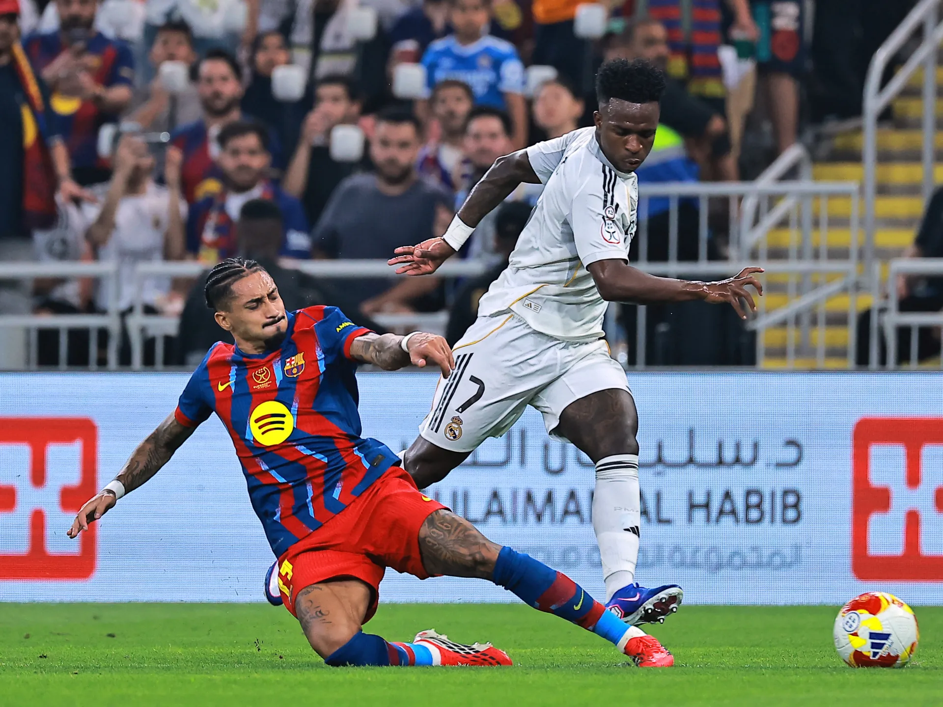 2026-01-11T191936Z_1065407164_UP1EM1B1HOMES_RTRMADP_3_SOCCER-SPAIN-BAR-RMA-1778191815.jpg