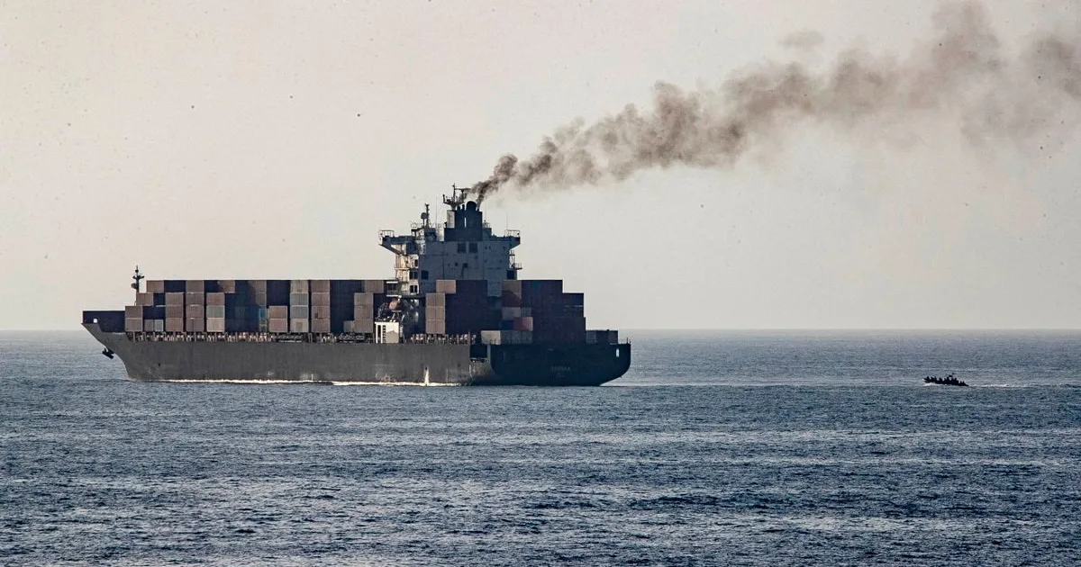 2026-04-21T014529Z_688648450_RC2DTKAV1K5B_RTRMADP_3_IRAN-CRISIS-SHIP-1777622261.jpg
