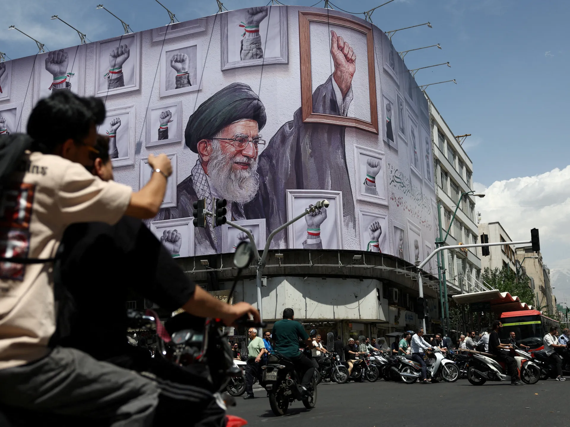 2026-05-06T103637Z_1717214506_RC2J3LAVHIJV_RTRMADP_3_IRAN-CRISIS-DAILY-LIFE-1778141083.jpg