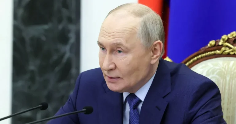 2026-05-15T105716Z_721253956_RC2M9LAQQA63_RTRMADP_3_RUSSIA-ECONOMY-PUTIN-1-1779151008_85411b-1779151.webp