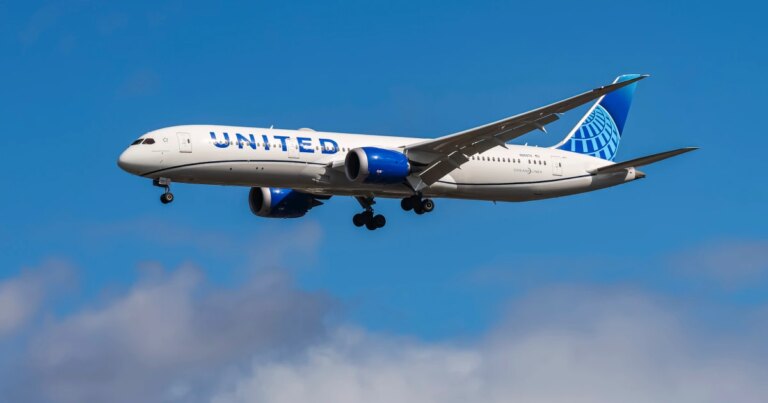 241031-united-airlines-al-0935-e9bc6d.jpg
