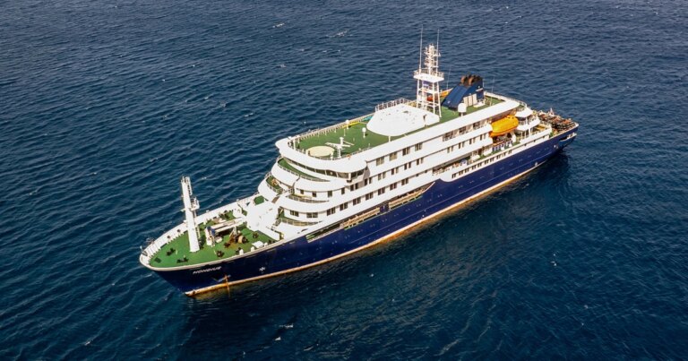 260504-hondius-cruise-ship-mb-1118-881a58.jpg