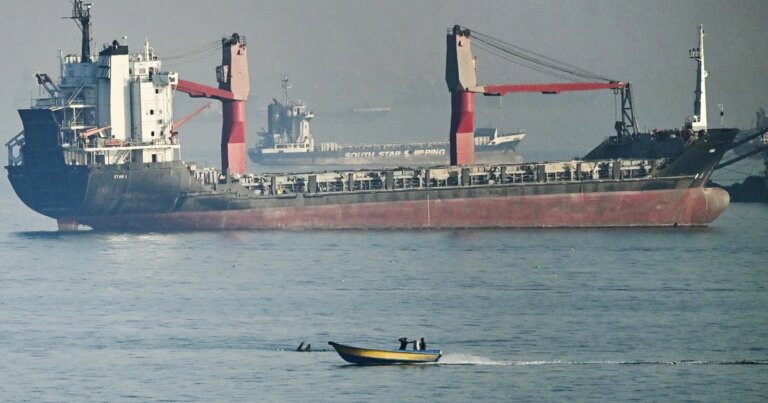 260508-strait-of-hormuz-mn-1455-0bf5ba.jpg