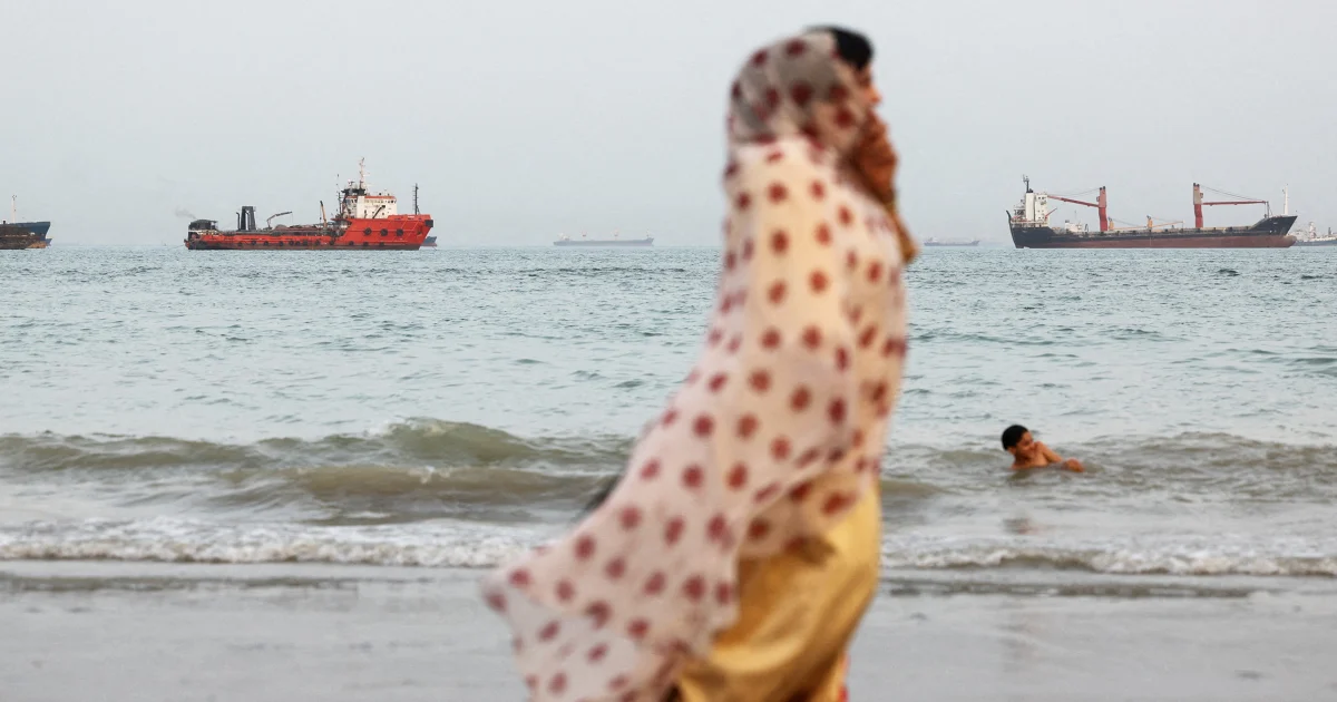 260529-strait-of-hormuz-rs-1d36b4.jpg