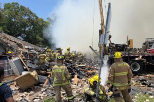 4-hospitalized-as-gas-explosion-levels-Dallas-apartment-building.jpg