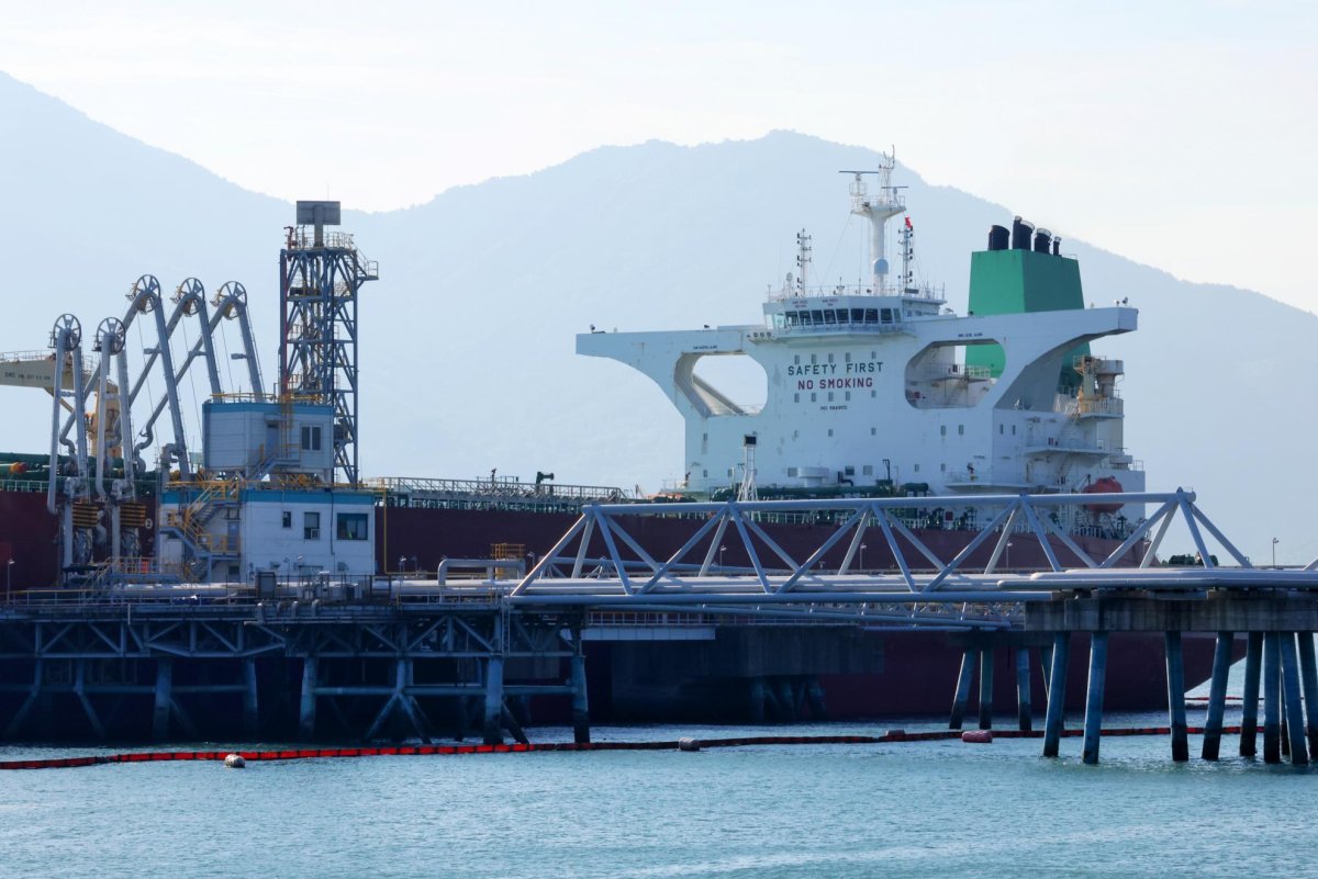 4th-S-Korean-oil-tanker-successfully-transits-through-Red-Sea.jpg