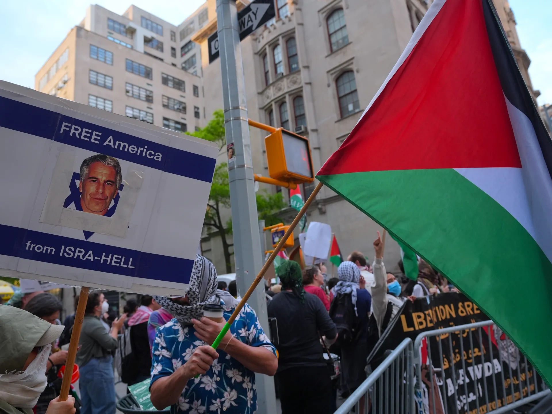 AA-20260506-41300528-41300486-PROPALESTINIANS_PROTEST_GREAT_ISRAEL_REAL_ESTATE_EVENT_AT_THE_PARK_EAS.webp