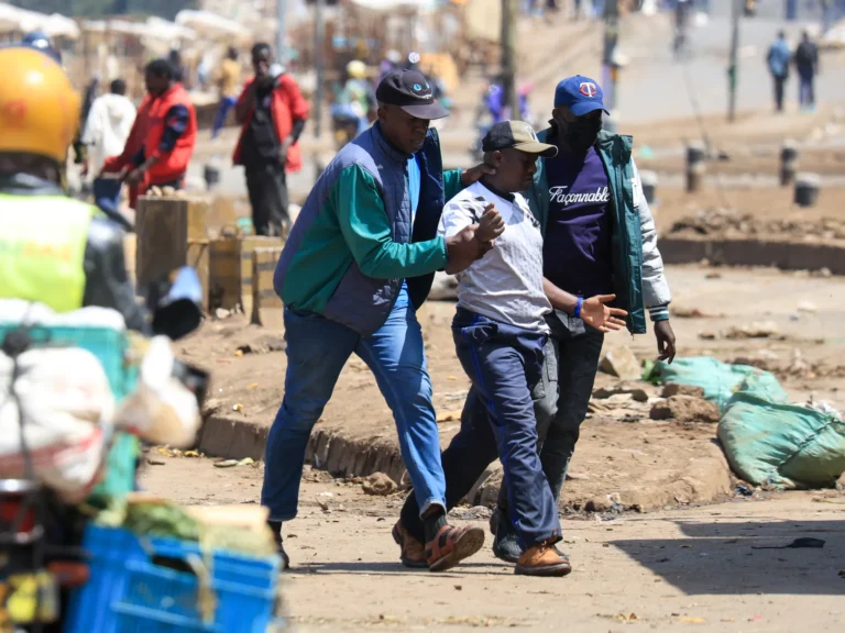 AA-20260519-41432286-41432275-KENYADA_AKARYAKIT_FIYATLARINA_KARSI_PROTESTOYA_POLIS_MUDAHALE_ETTI-1-1.webp