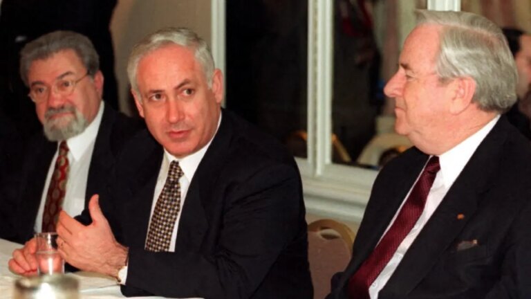 AFP__19980120__SAWH980120189930__v1__MidRes__UsNetanyahuFalwell-1778865912.jpg