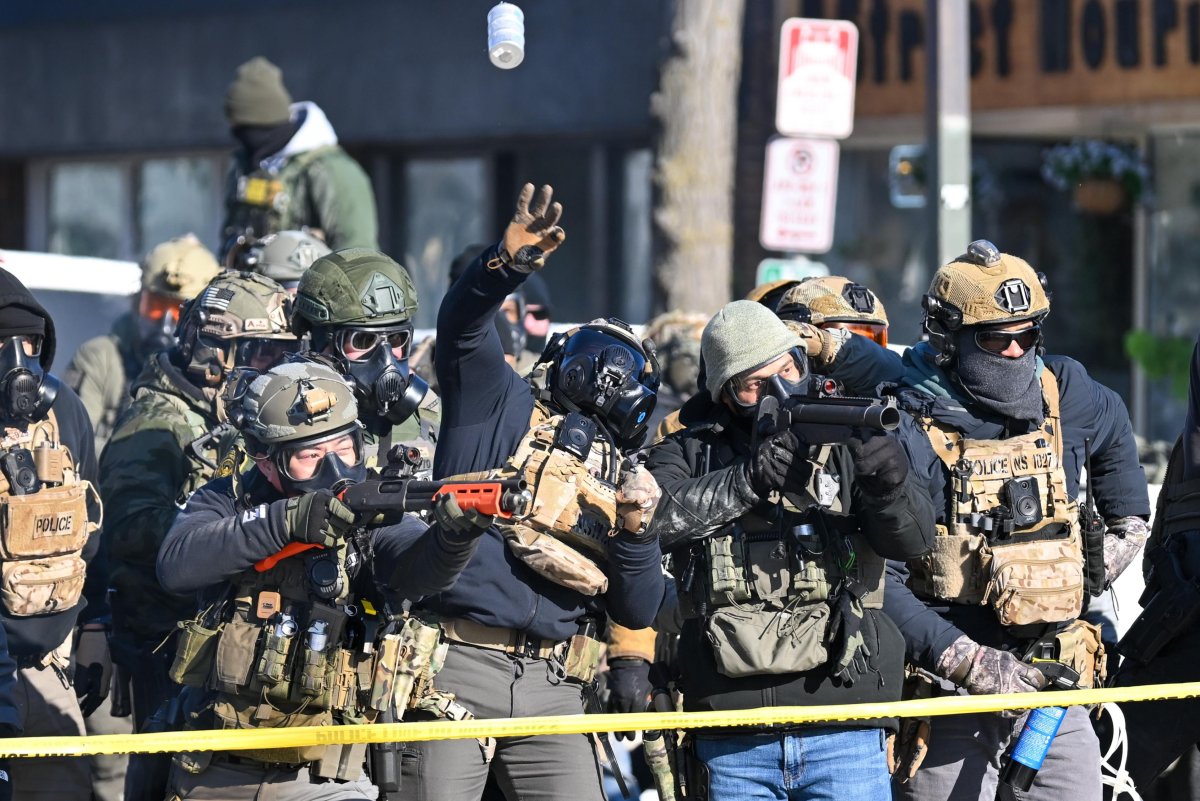 ICE-agent-charged-accused-of-shooting-immigrant-making-false-report.jpg