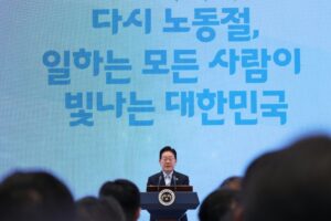 Lee-vows-zero-compromise-on-workplace-safety-in-Labor-Day-address.jpg