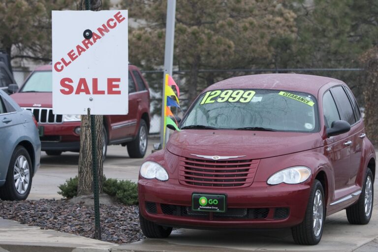 On-This-Day-Chrysler-GM-sever-ties-with-2000-dealerships.jpg