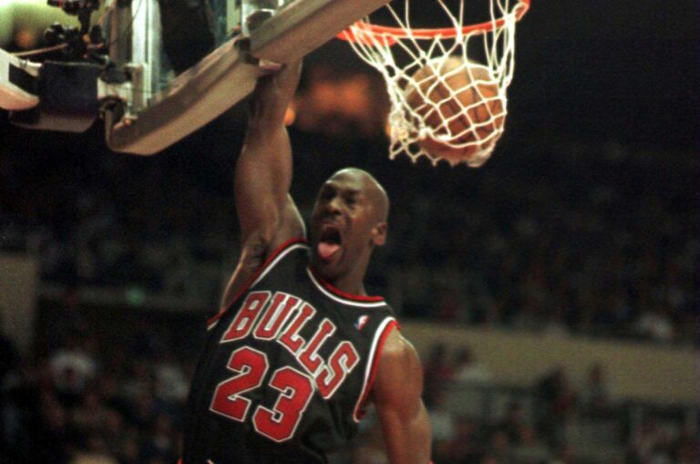 On-This-Day-NBA-names-Michael-Jordan-rookie-of-the-year.jpg