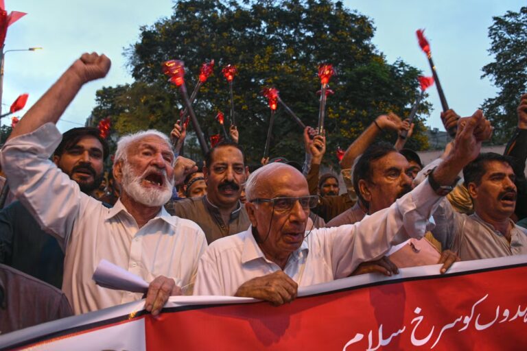 Pakistan_May_Day__5952.jpg