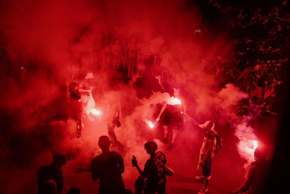 Police-arrest-780-in-Paris-soccer-team-victory-riots.jpg