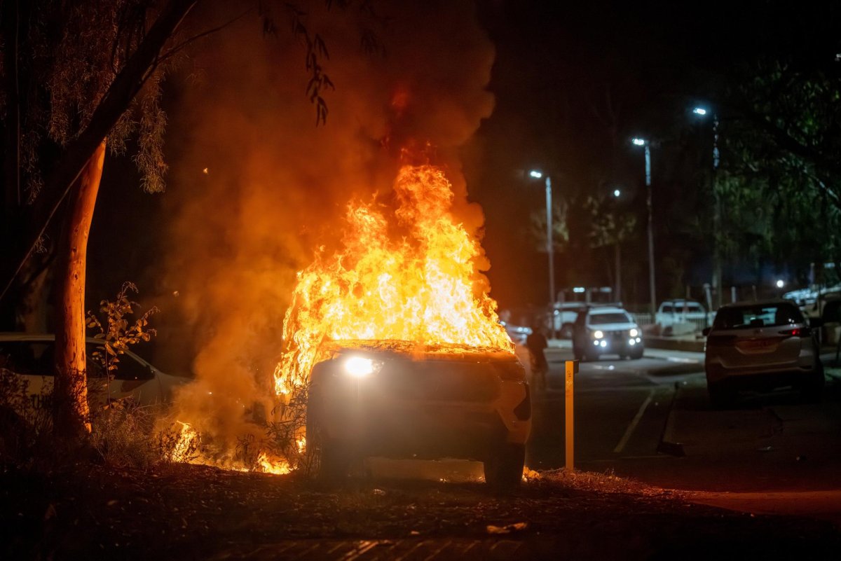 Police-arrest-charge-at-last-19-after-Alice-Springs-riot.jpg