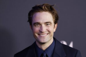 Primetime-teaser-Robert-Pattinson-plays-To-Catch-a-Predator-host.jpg