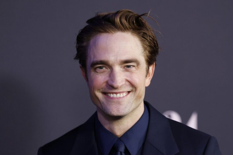 Primetime-teaser-Robert-Pattinson-plays-To-Catch-a-Predator-host.jpg