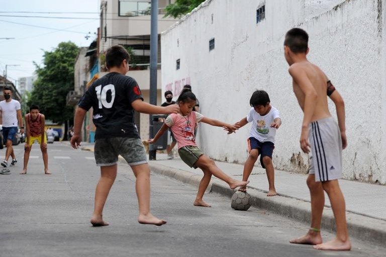 Report-Nearly-6-in-10-Argentinian-children-teens-live-in-poverty.jpg