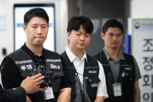 Samsung-union-resume-last-minute-talks-mediated-by-labor-minister.jpg