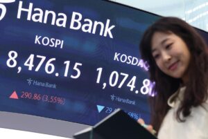Seoul-shares-close-at-new-high-on-tech-rally-Mideast-optimism.jpg