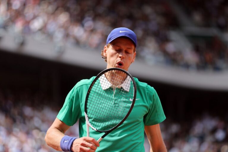 Tennis-greats-to-snub-media-in-fight-for-more-French-Open-prize-money.jpg