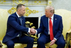 Trump-to-deploy-5000-more-US-troops-to-Poland.jpg