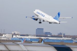 United-flight-diverted-after-unruly-passenger-tried-to-enter-cockpit.jpg