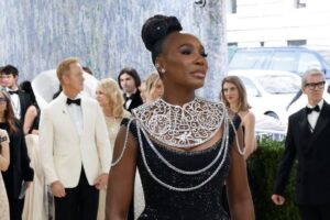 Venus-Williams-Emma-Chamberlain-open-Met-Gala-red-carpet.jpg